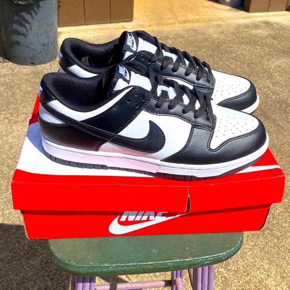 Nike Dunk Low Retro ‘Panda’ - Picture 2 of 4